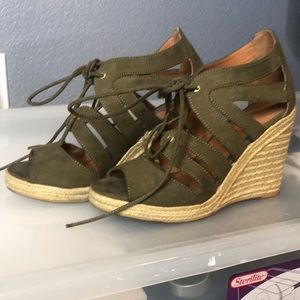 H&M • Olive green Wedges